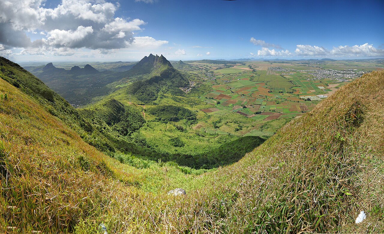 Pieter Both in the Moka landscape, seen across a green valley